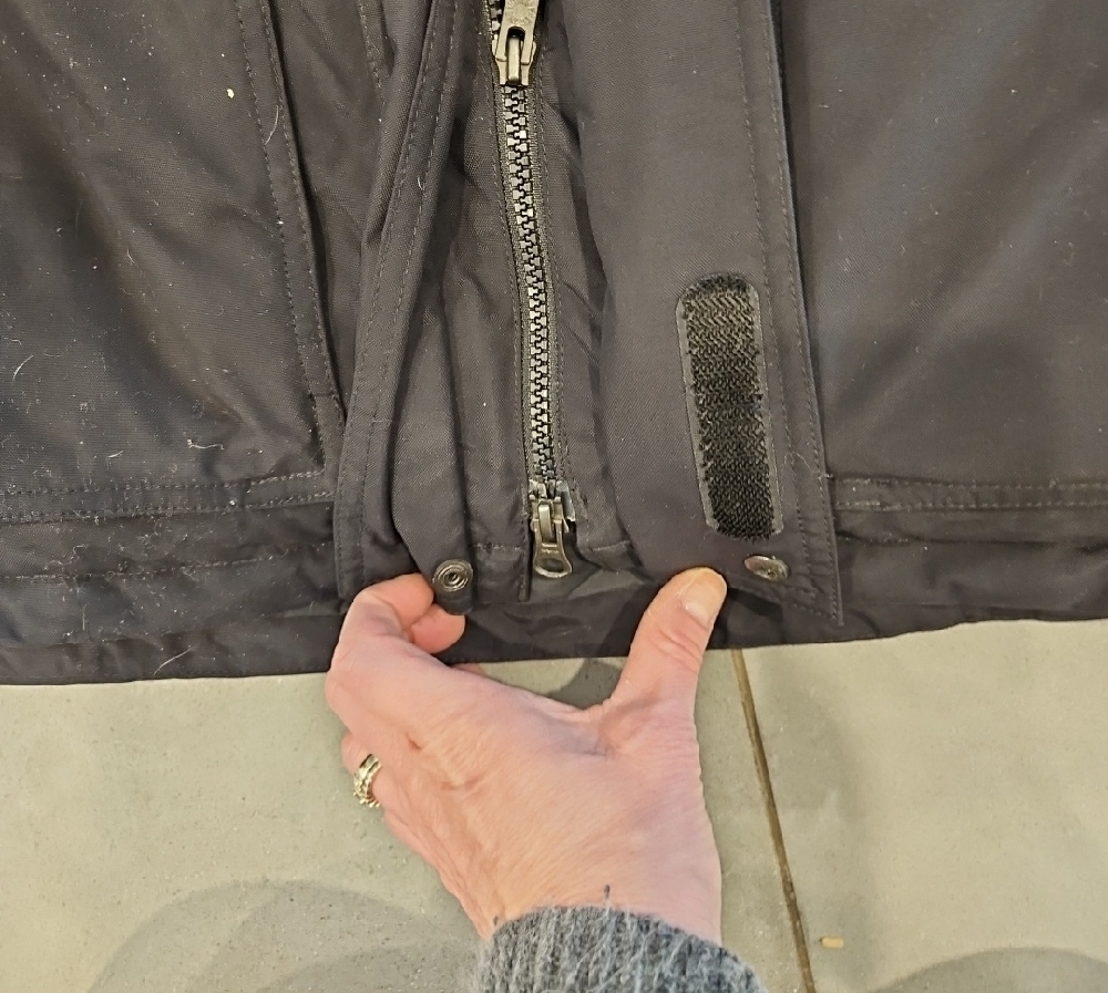 The North Face Mens Black Puffer Jacket - Picture 3 of 8